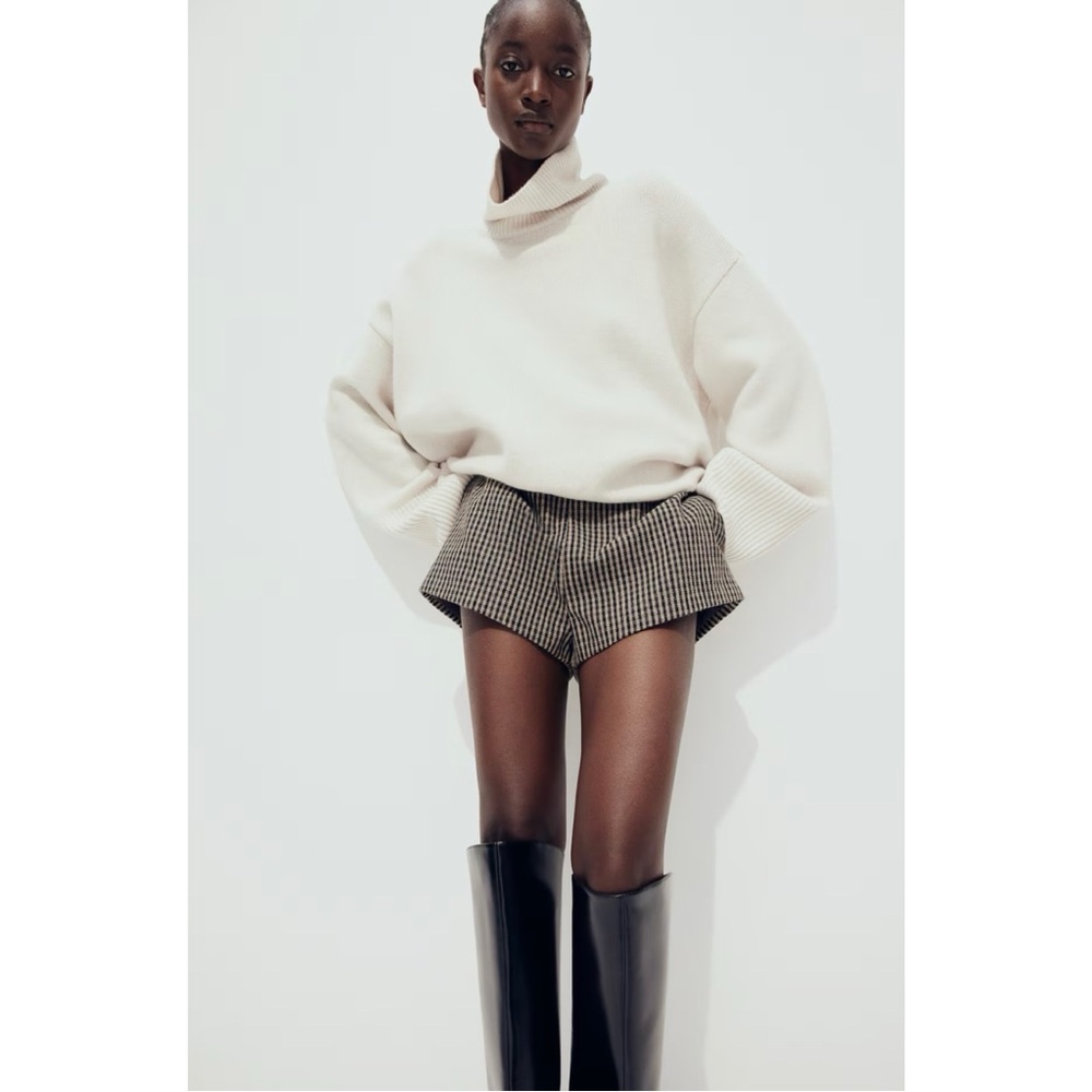 NWOT H&M Premium Cashmere and Wool Blend Turtleneck Sweater size medium - Picture 2 of 6